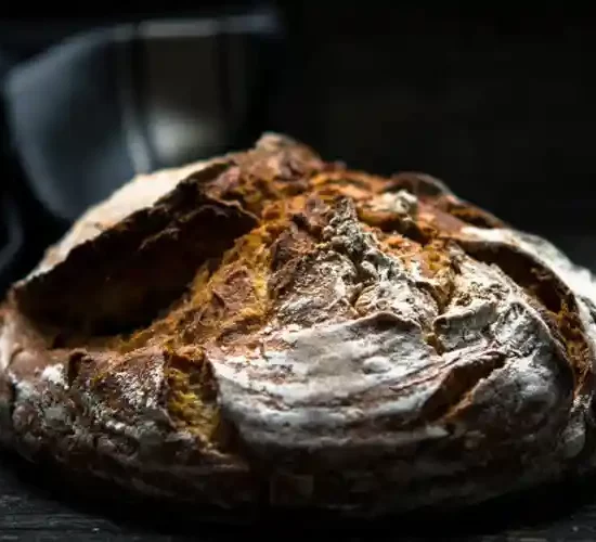Pain artisanal fait maison par le restaurant la Table de Trois, à Bordeaux.