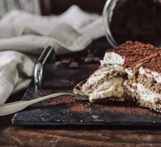 Dessert gourmand au chocolat de la Table de Trois, établissement de Bordeaux, un restaurant réputé.